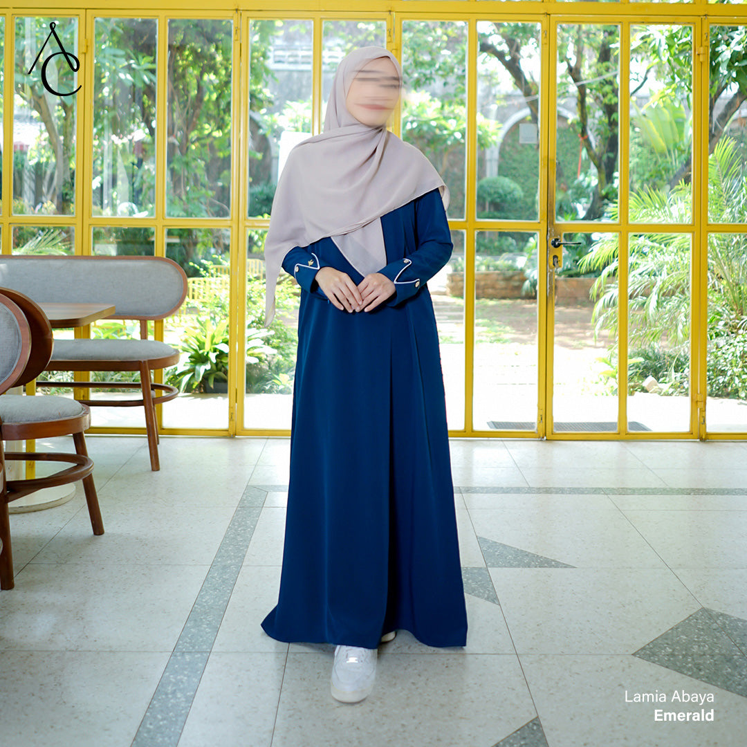 Lamia Abaya