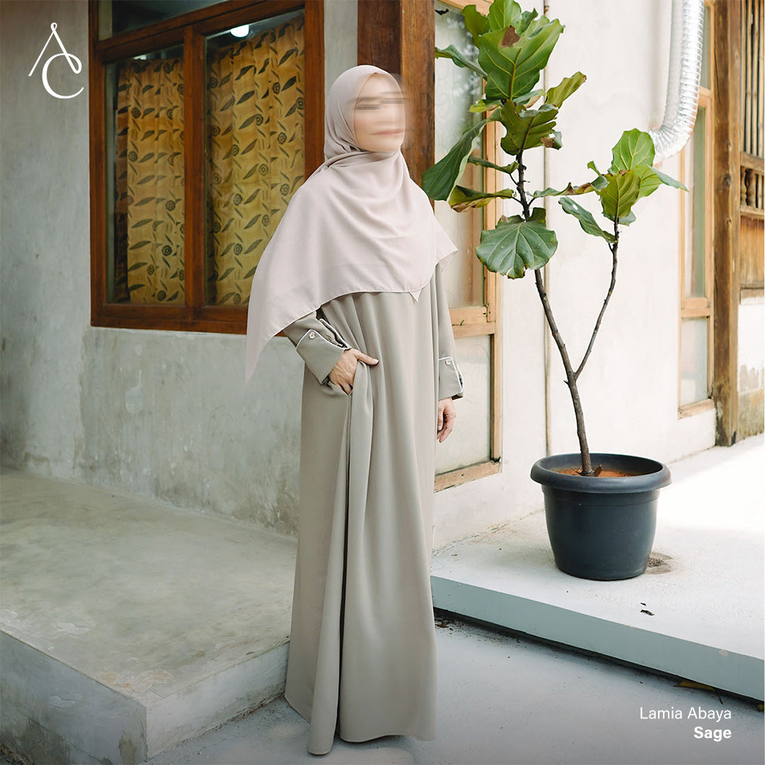 Lamia Abaya